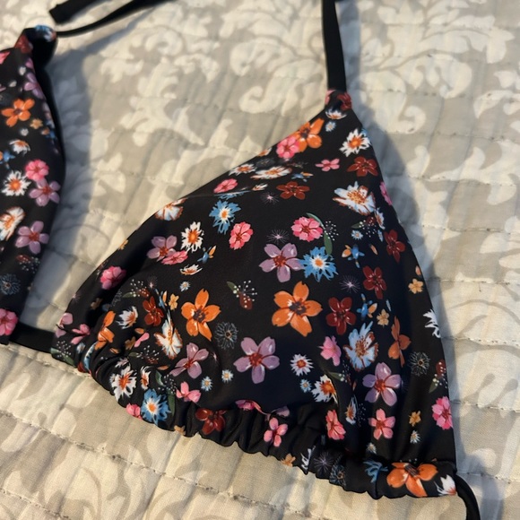 NWT Floral Bikini - Picture 3 of 8